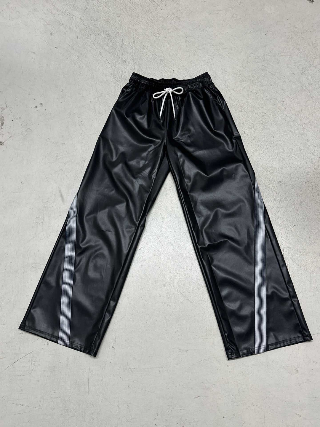 Dame Sporty Wide-Leg Bukse med elastisk linning og stilige striper Skjora