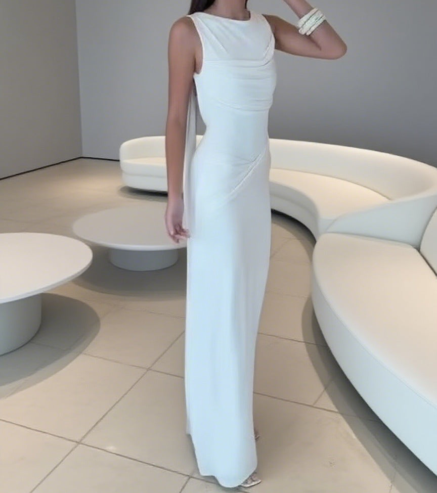 Damer Elegant Maxi-kjole med raffinerte draperinger og asymmetrisk snitt Skjora