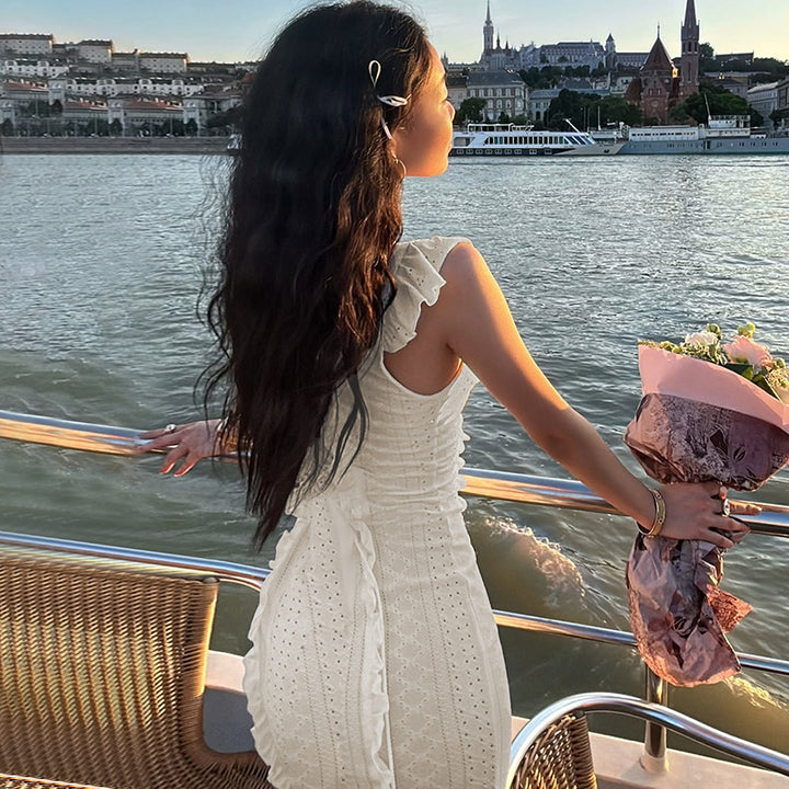 Dame off-shoulder maxikjole med ruffles detaljer og belte silhuett Skjora