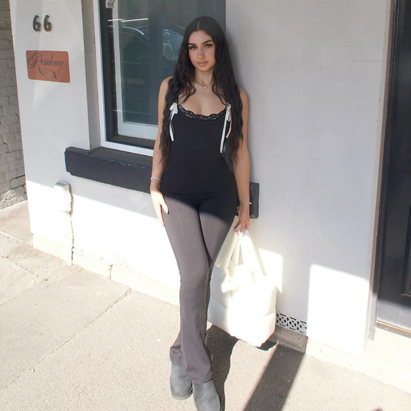Dame Jumpsuit med blonder og justerbare stropper Skjora