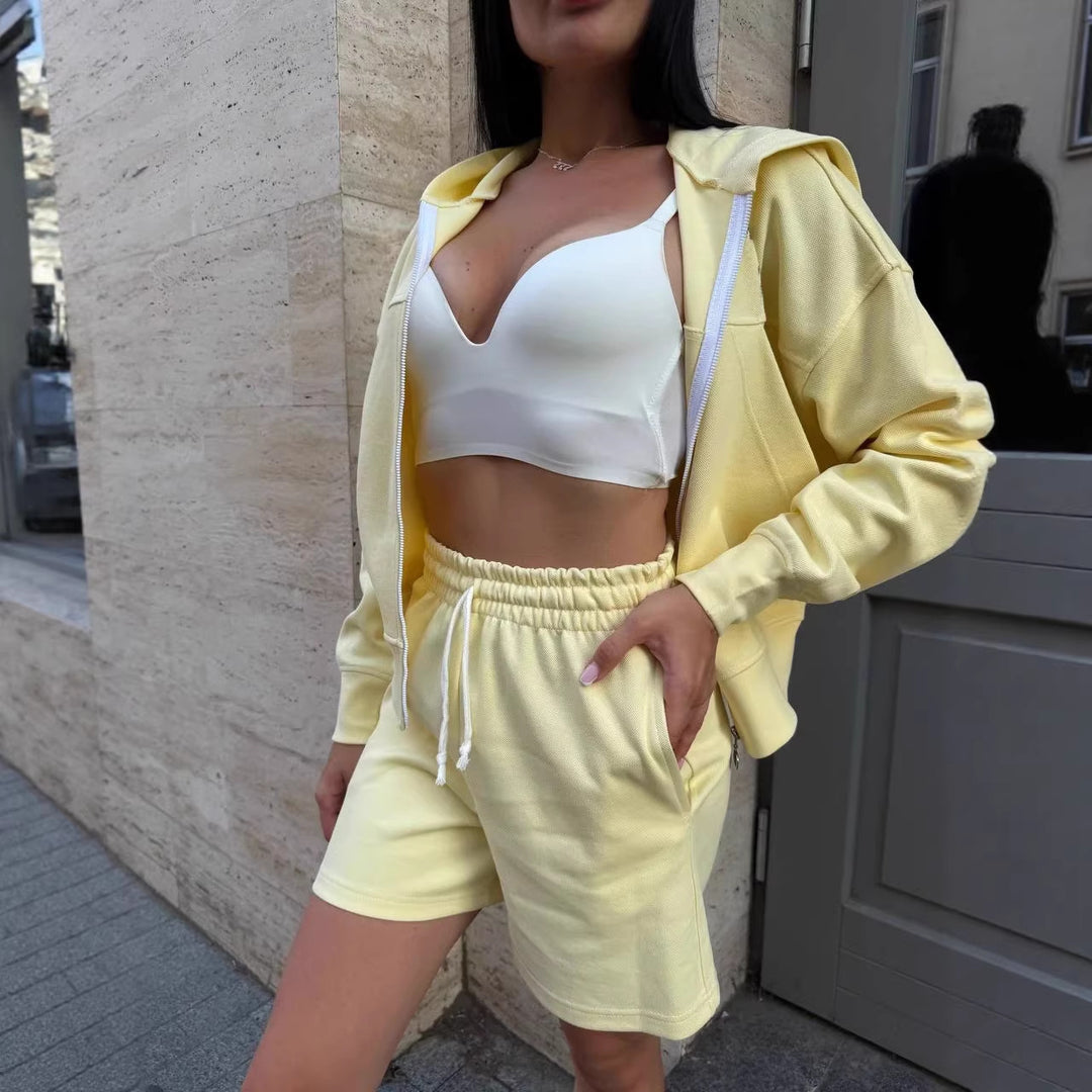 Kvinnenes sommer sports lounge-sett med hettegenser og shorts Skjora