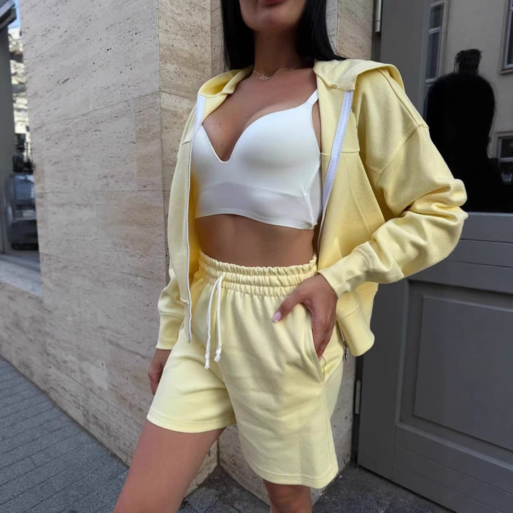 Kvinnenes sommer sports lounge-sett med hettegenser og shorts Skjora