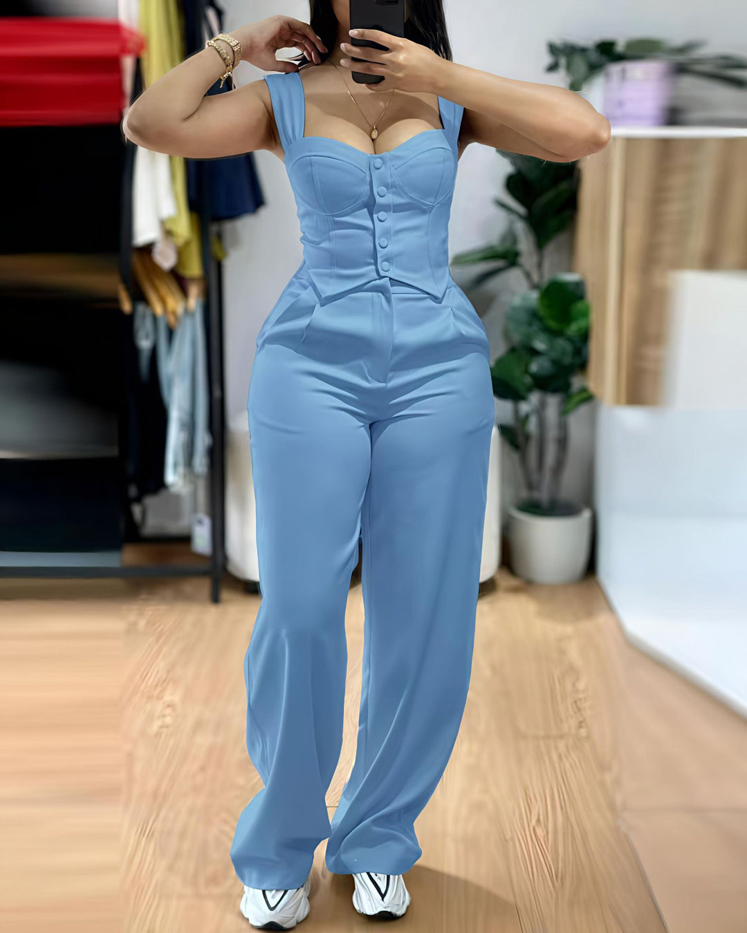 Dame Elegant og figurnær Jumpsuit Skjora
