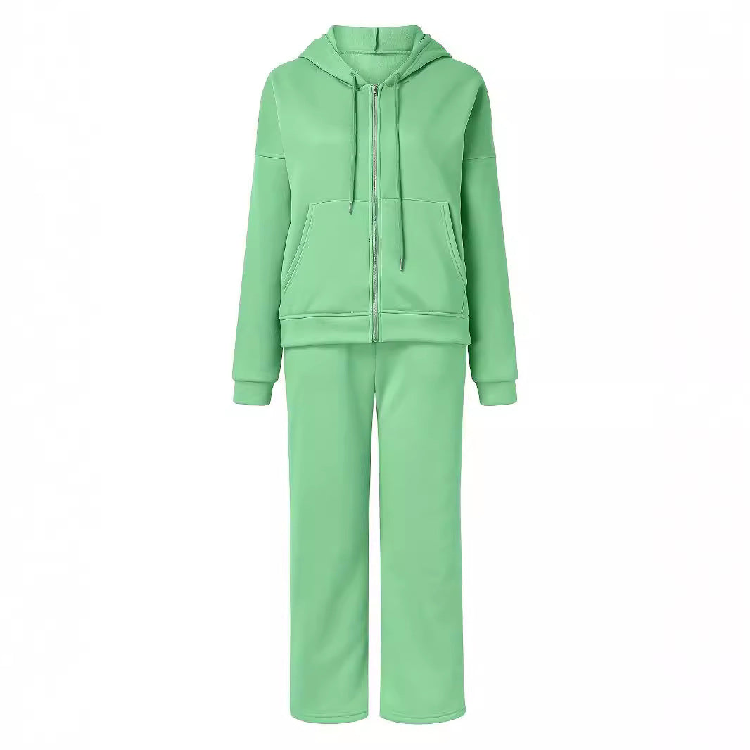 Kvinnenes uformelle fritidssett med moderne oversized hettegenser og løse bukser
