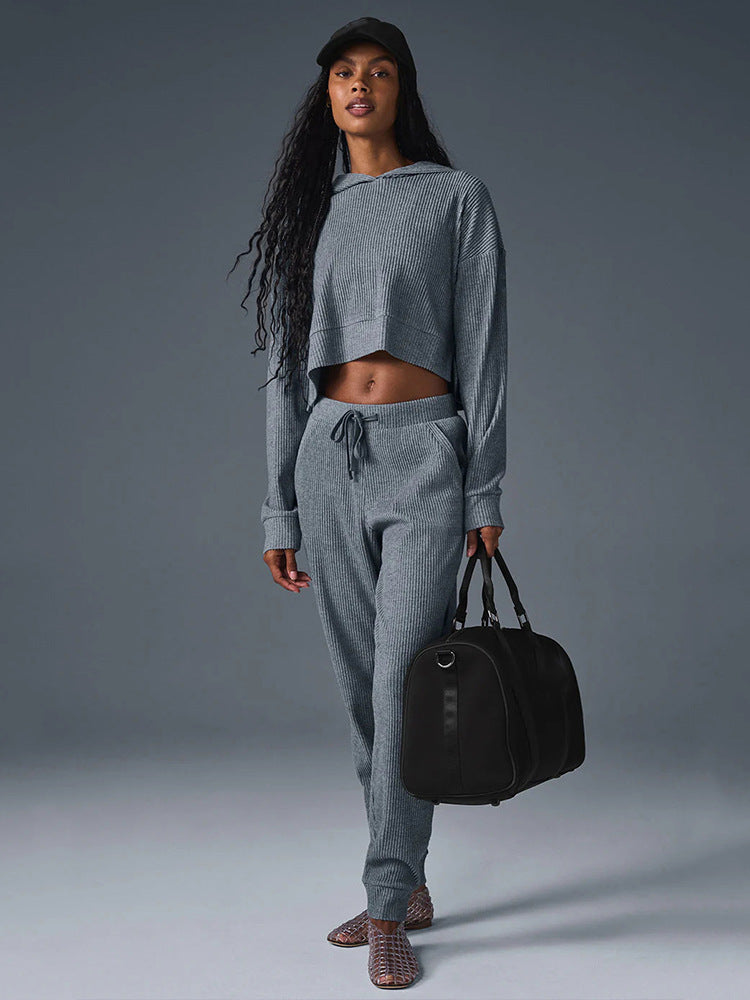 Kvinnenes cropped hettegenser sett laget av teksturert stoff Skjora