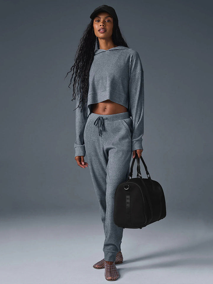 Kvinnenes cropped hettegenser sett laget av teksturert stoff Skjora