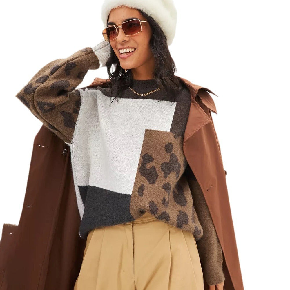 Kvinnes chunky strikkegenser med moderne leoparddesign og fargede blokk-elementer Skjora