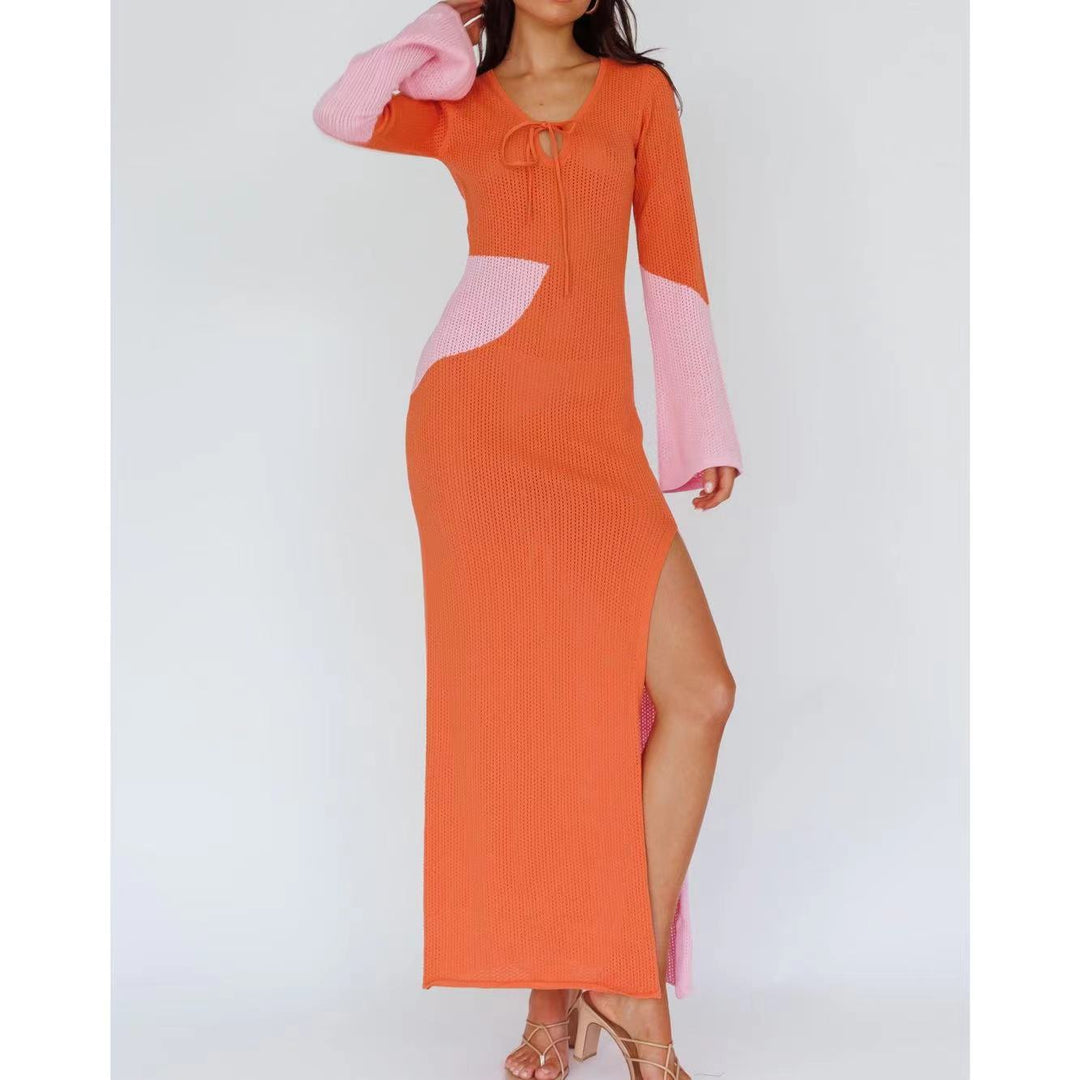 Dame elegant strikked maxi kjole med innovativt cut-out-design og vid splitt Skjora