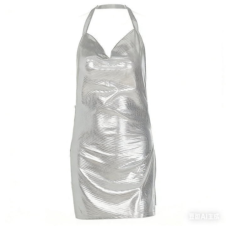 Dame Skinnende Minikjole med off-shoulder design og elegante draperinger Skjora
