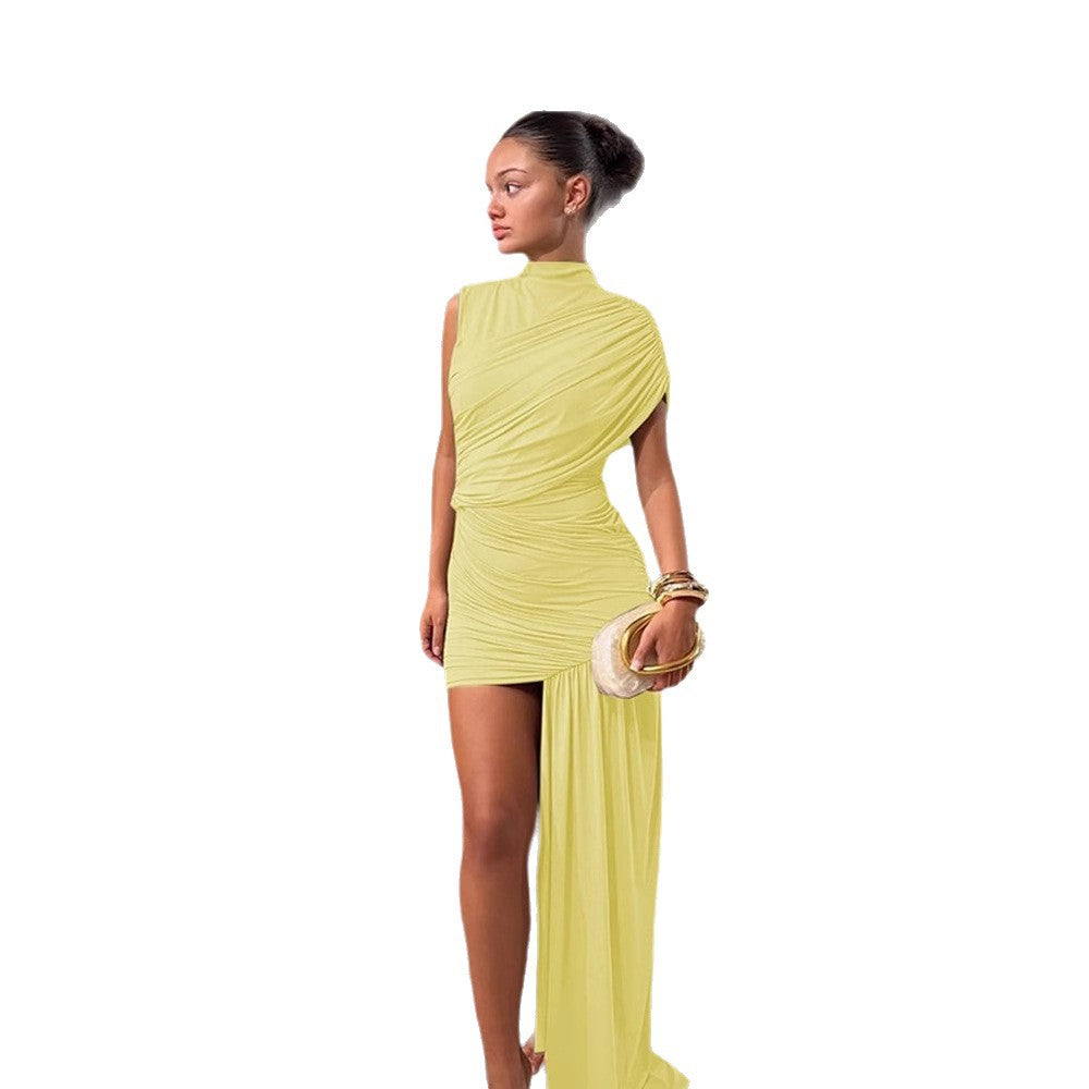 Dame couture mini kjole med asymmetrisk snitt og rynker Skjora