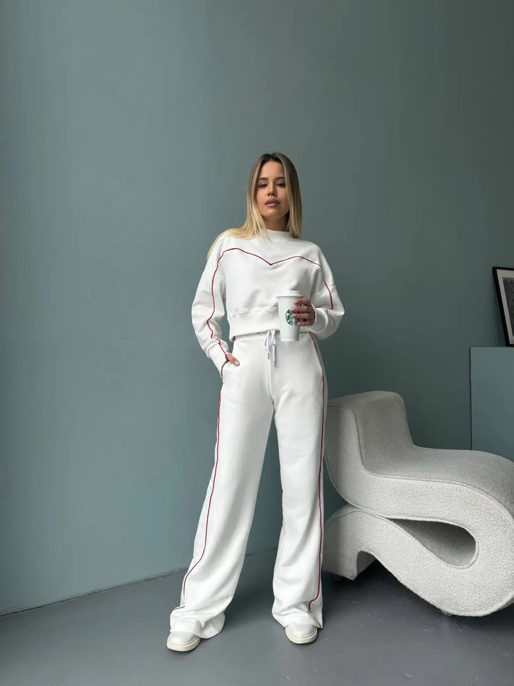 Kvinnelig moteriktig sport loungewear-sett med ledig passform og elastisk midje Skjora
