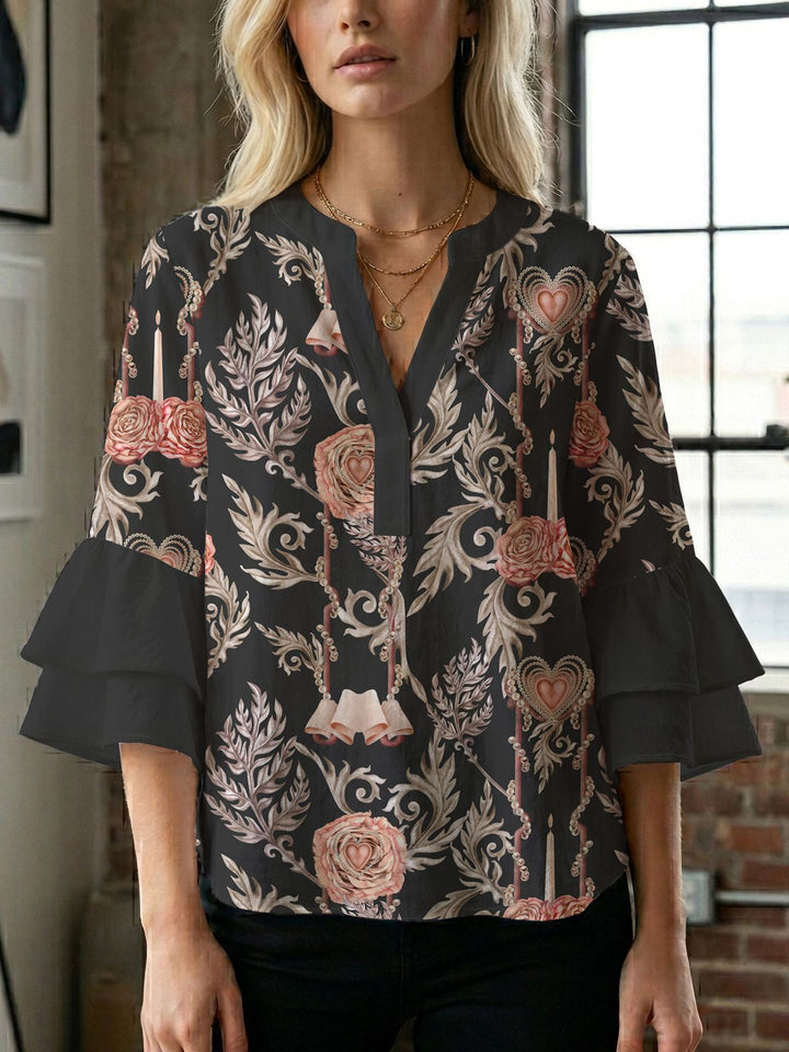 Damebluse med vakker blomstermønster Skjora