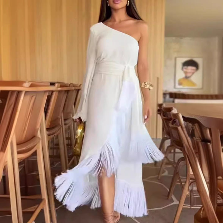 Dame Elegant Maxi Kjole med Asymmetrisk Design og Frynsete Detaljer