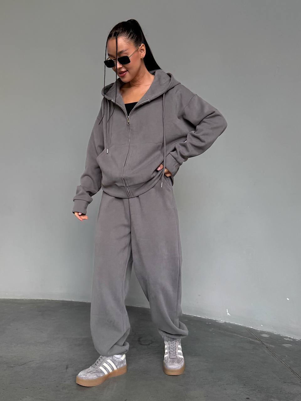 Kvinnekoselig hettegenser jumpsuit med høy kvalitets glidelås og avslappet passform