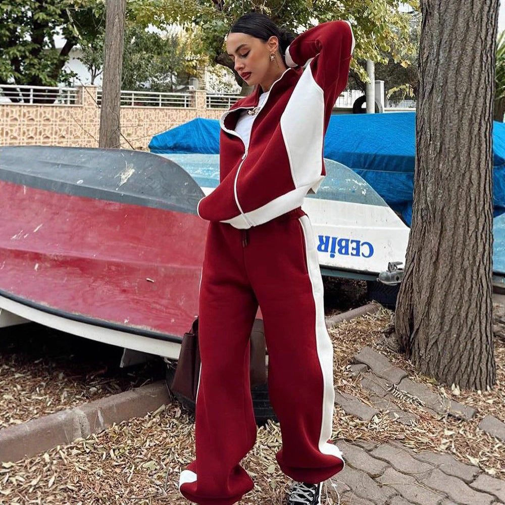 Kvinnelig sporty loungewear-sett med jakke og vide bukser Skjora