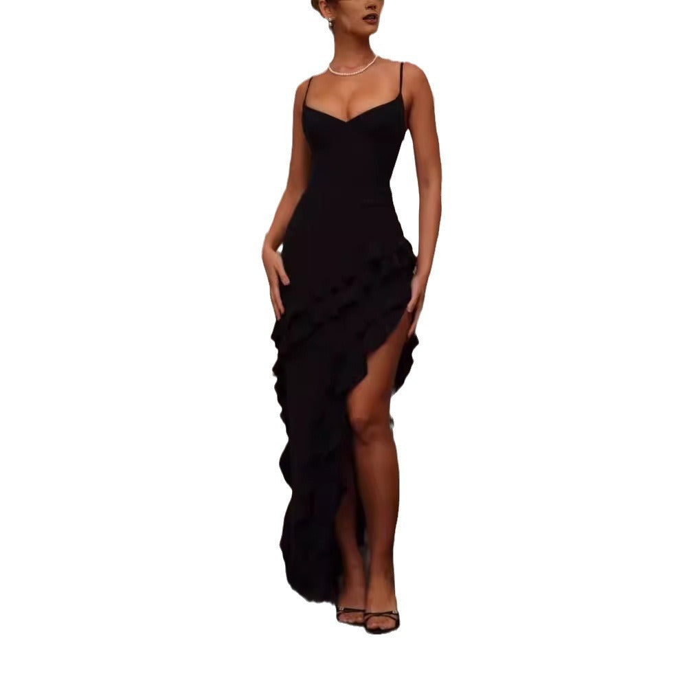 Dames Elegant Maxi Kjole med Voluminøse Volangdetaljer og Sexy Splitt