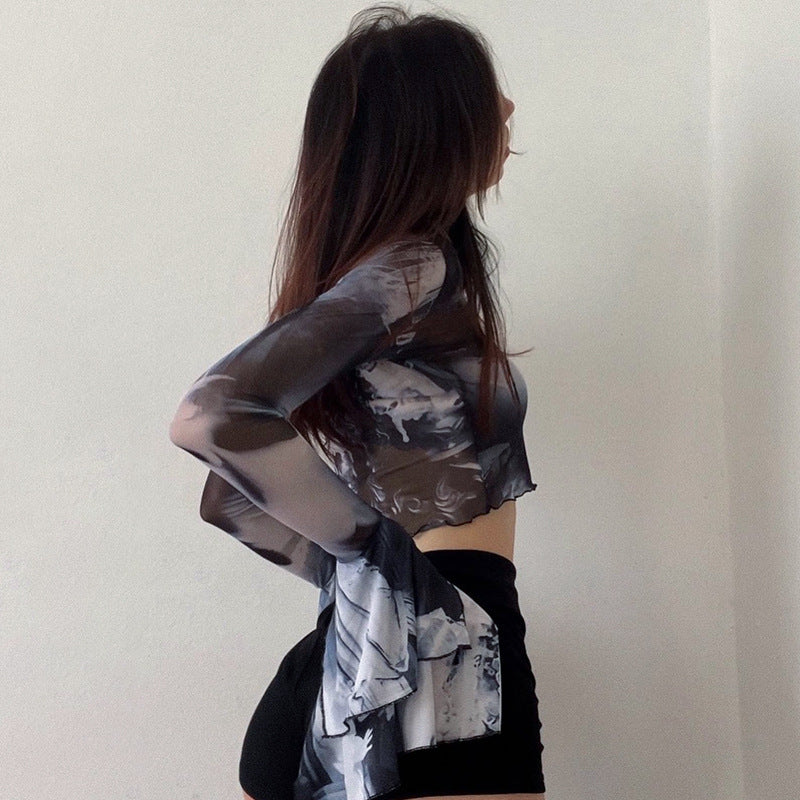 Dame Langermet Crop-Top med kreative grafiske trykdetailer og utsvingte ermer Skjora