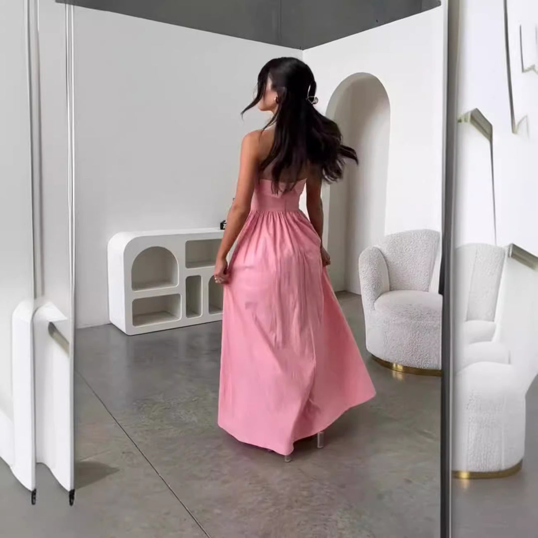 Kvinnelig elegant bustier maxikjole med flytende skjørt