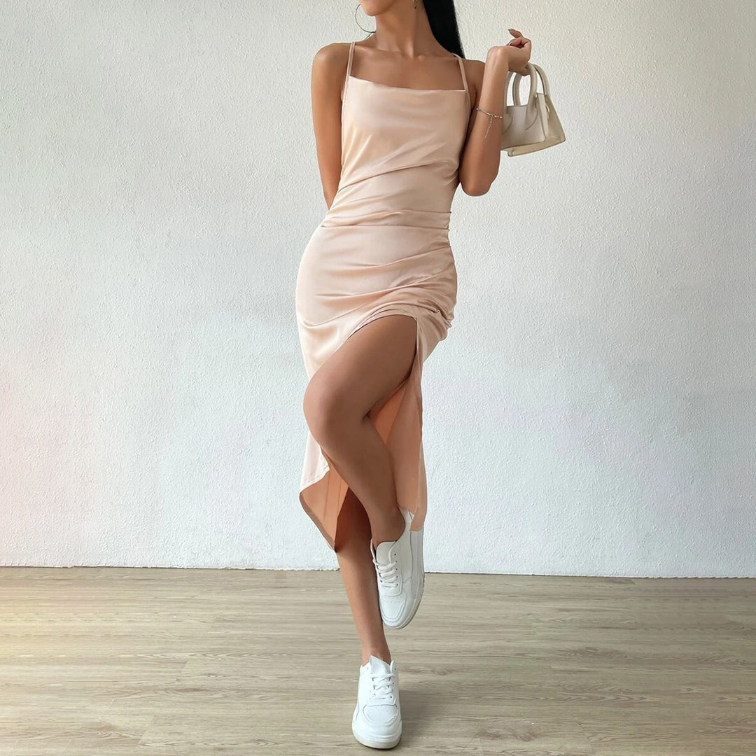 Dame Satin-Midi-kjole med smale stropper og elegant splitt Skjora