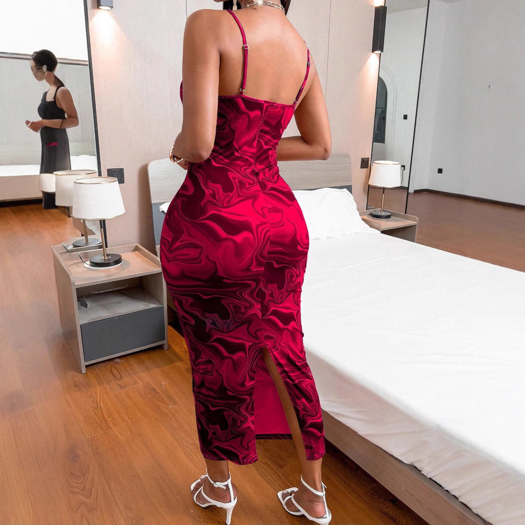 Dame bodycon-kjole med elegant sleppekant og dekorativt mønster Skjora