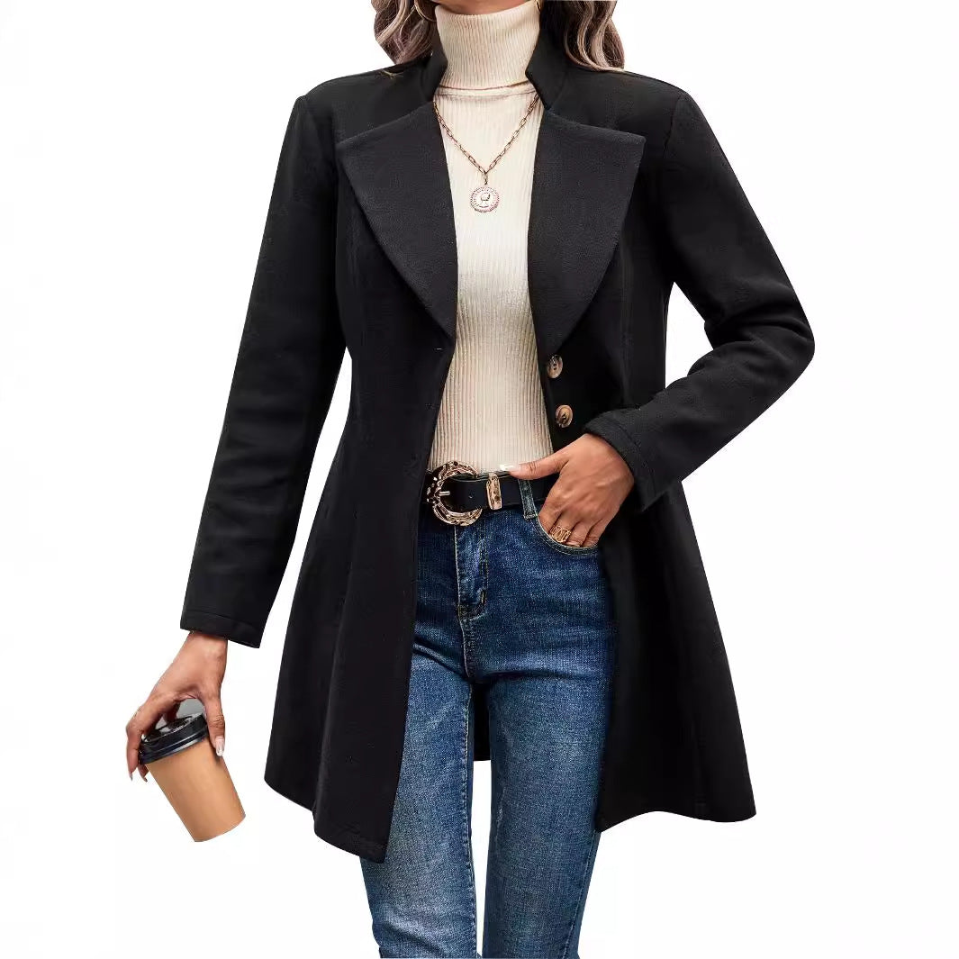 Dame elegant vinterfrakk med asymmetrisk snitt og høy krage Skjora
