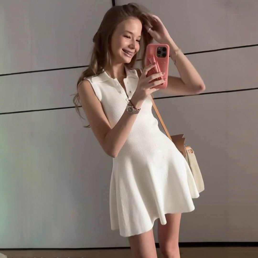 Ladies' Polo dress with elegant collar and flowing skirt Skjora