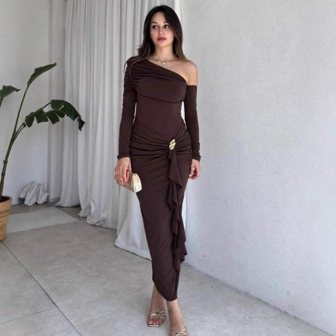 Dame elegant omslagskjole med asymmetrisk design og raffinerte draperinger Skjora
