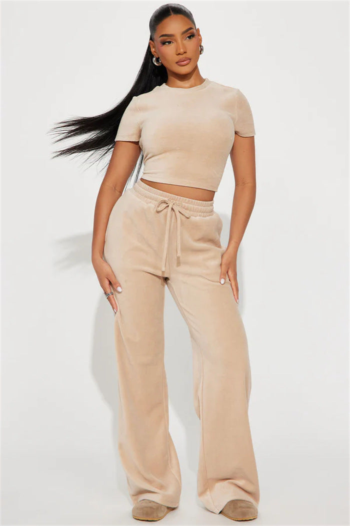 Kvinners fritidsloungewear-sett laget av myk velour Skjora