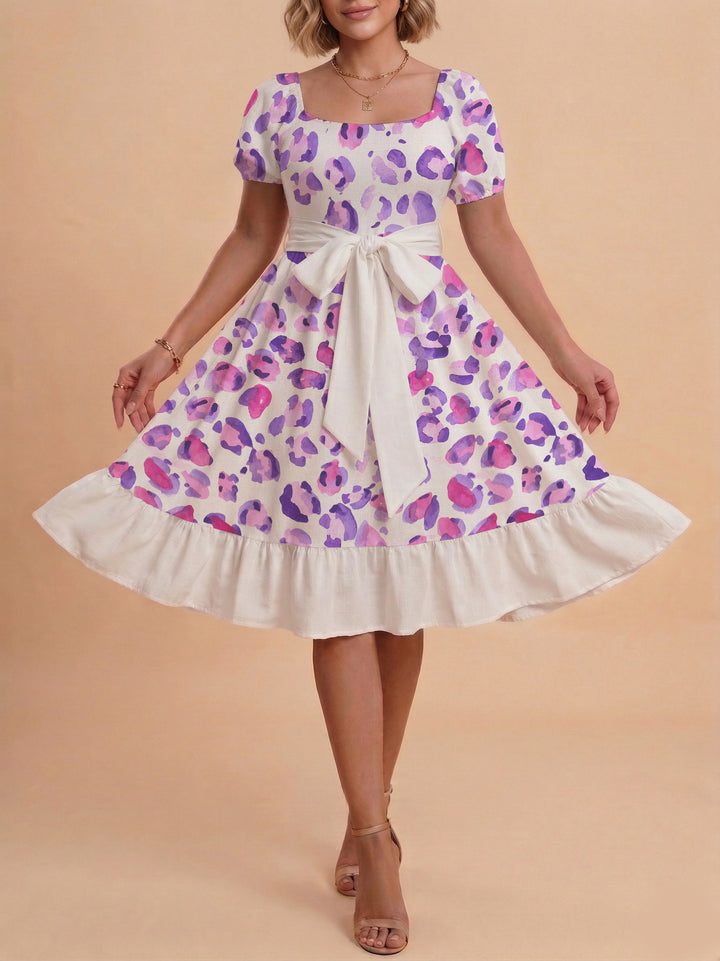 Damen Sommerliches Blumenkleid mit taillierbarem Gürtel und voluminösen Ärmeln Skjora