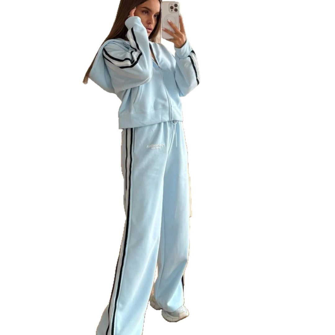 Kvinnenes sporty fritidssett med casual zip hettegenser og komfortable joggebukser Skjora