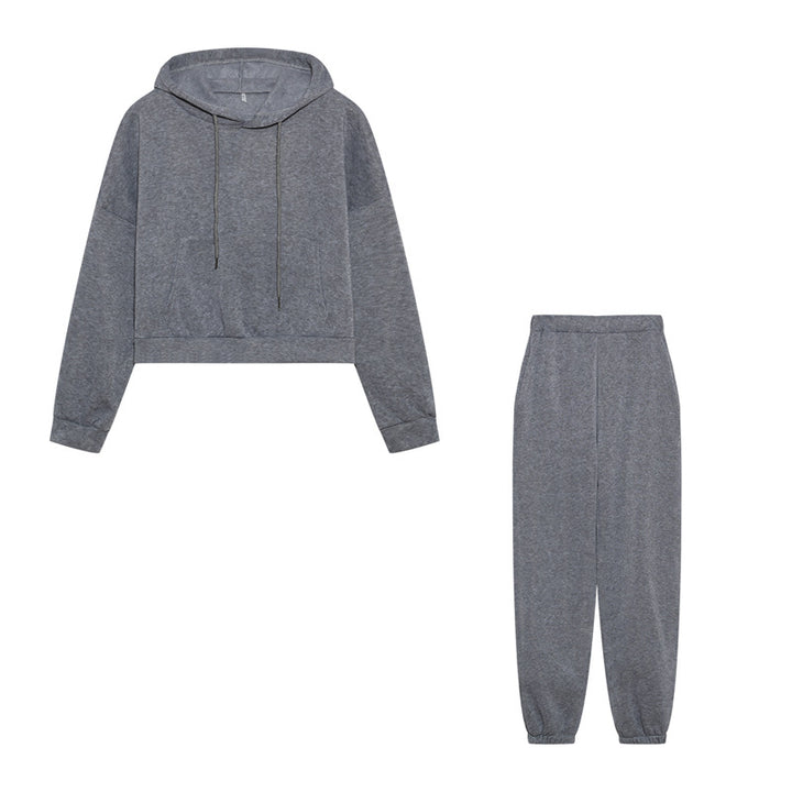 Sporty crop hoodie set for women and joggers Skjora