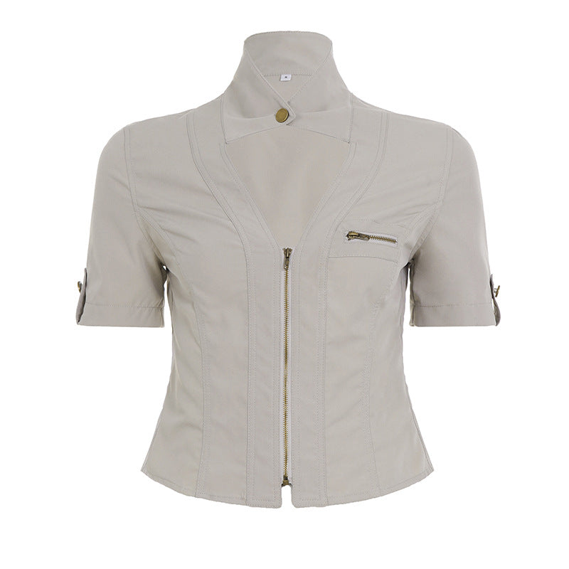 Women's fashionable short jacket with a structured cut and practical breast pockets Skjora