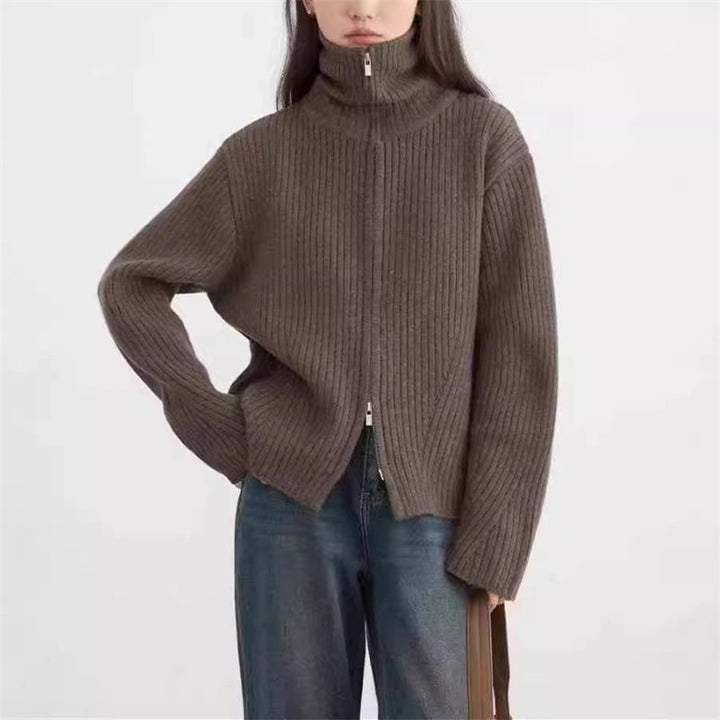 Kvinnens cardigan med sporty glidelås og ribbestruktur Skjora