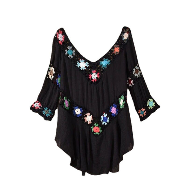 Dame heklet bluse med fargerike blomsterapplikasjoner Skjora