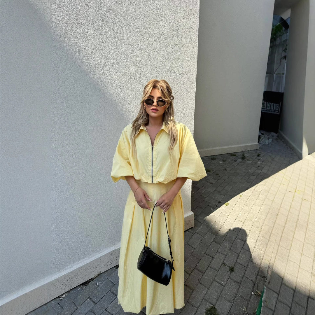 Kvinnes Elegant Maxi Kjole med Høy Utfellbar Hals og Bred Hem