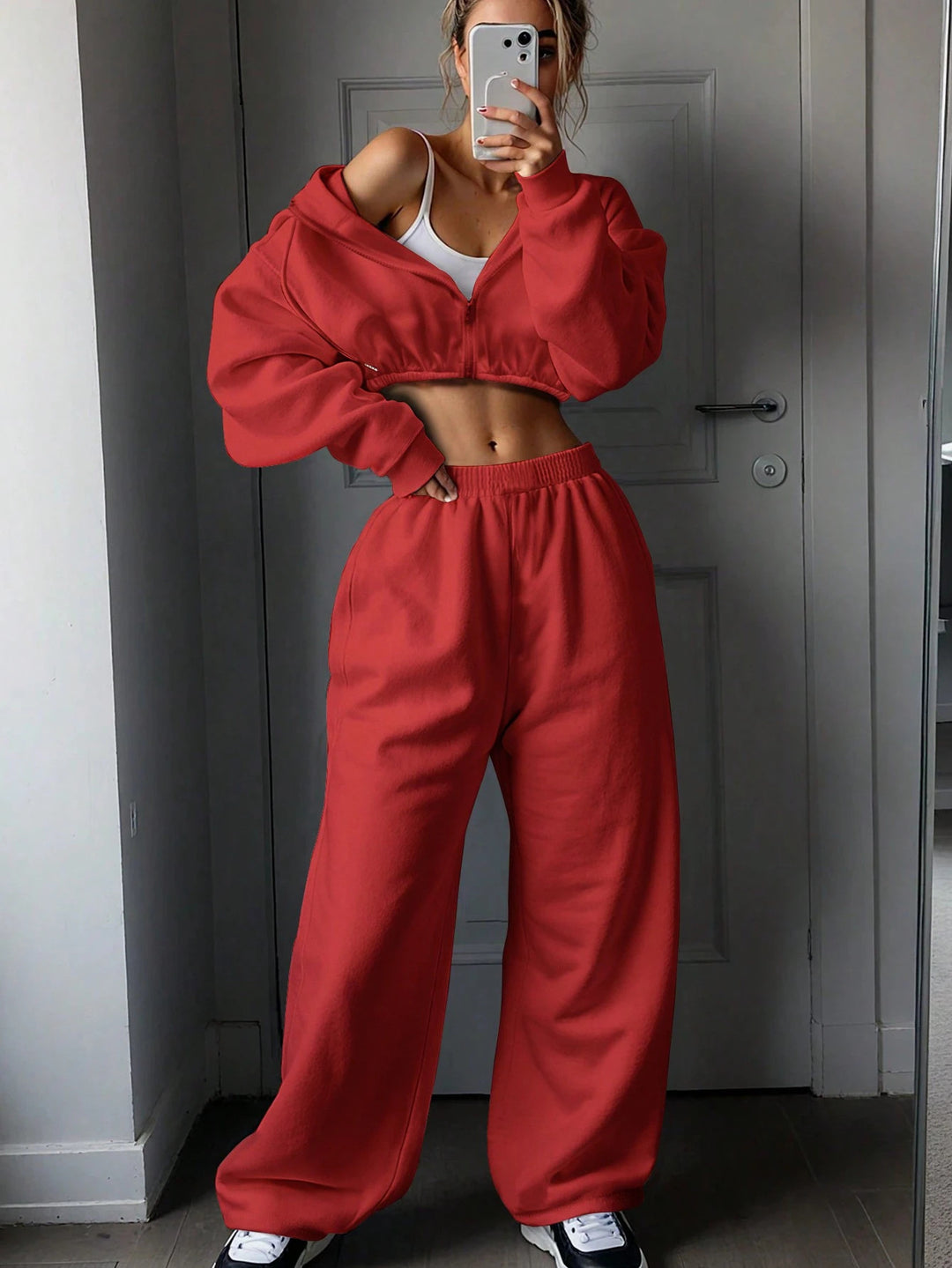 Dame casual cropped sweatshirt og brede høyt liv joggebukse sett Skjora