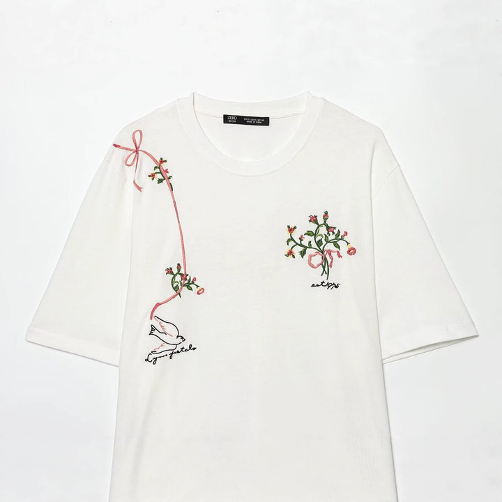 Damer T-skjorte med fin broderi og unike trykk Skjora