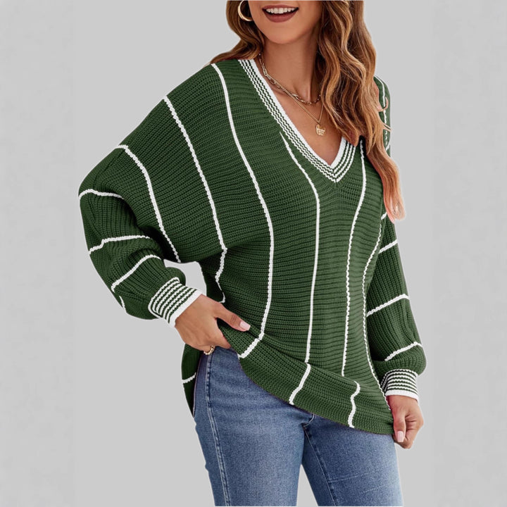 Dames stilige genser med V-hals og stripete design Skjora