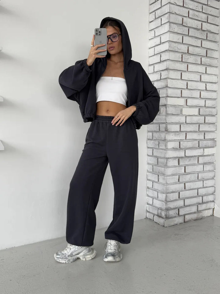 Dame Sporty Loungewear-set med vide bukser og hettegenser Skjora