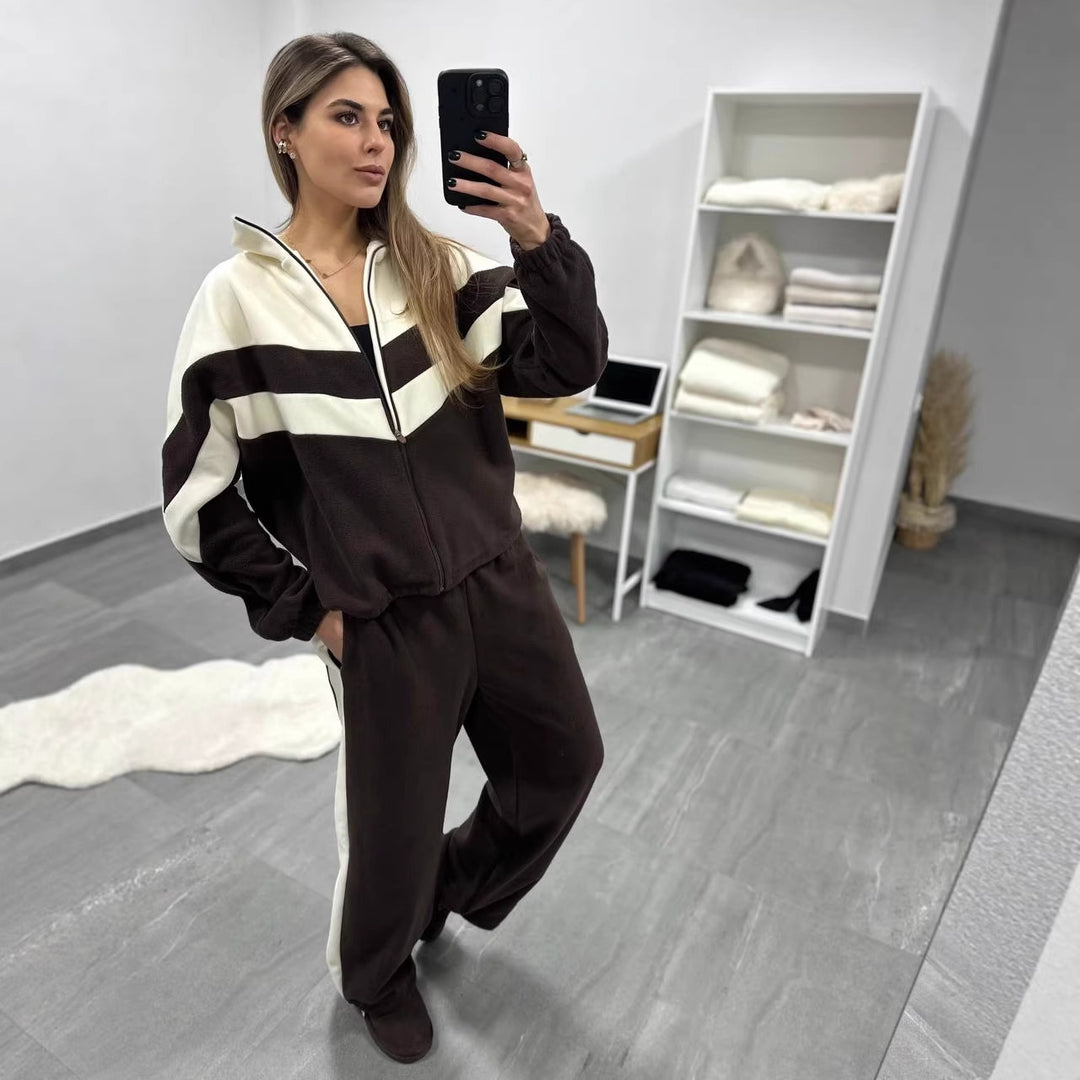 Kvinne kort tracksuit med kontrastfarge aksenter Skjora