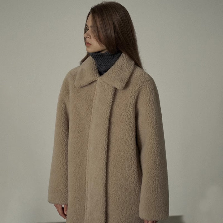 Dame elegant skinnjakke med teddyfor Skjora