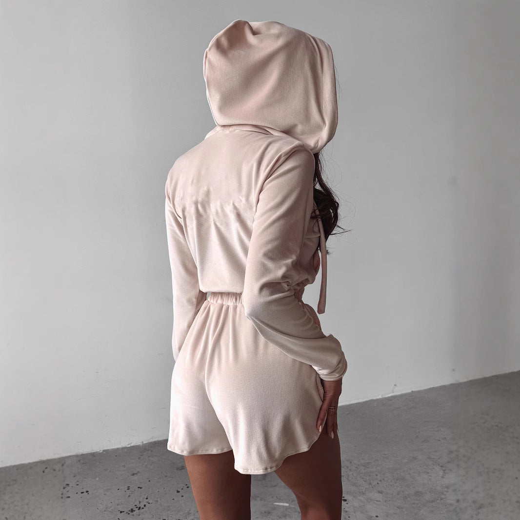Kvinnelig sporty kort overall med moderne ståkrage og elastisk midje Skjora