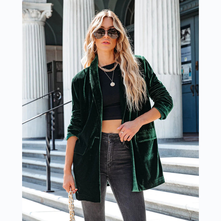 Kvinne Elegant Velour Cardigan med Casual Snitt og Praktiske Lommer Skjora