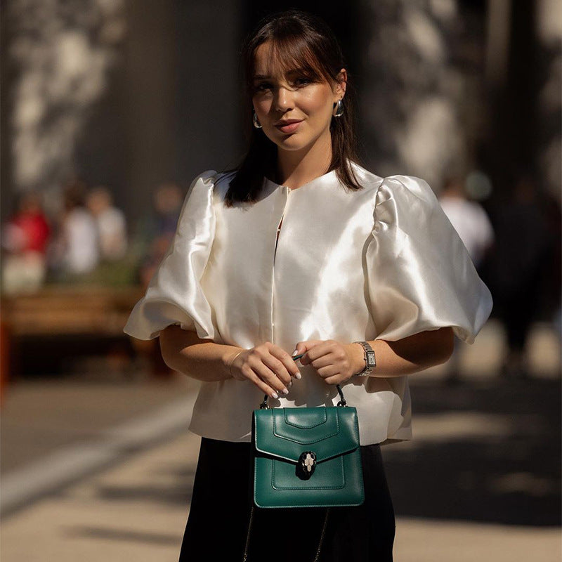 Dame stilfull bluse med puffarmer Skjora
