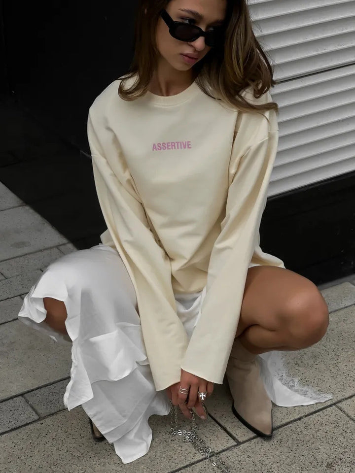 Kvinnelig uformell oversized hettegenser med stilfullt trykk Skjora
