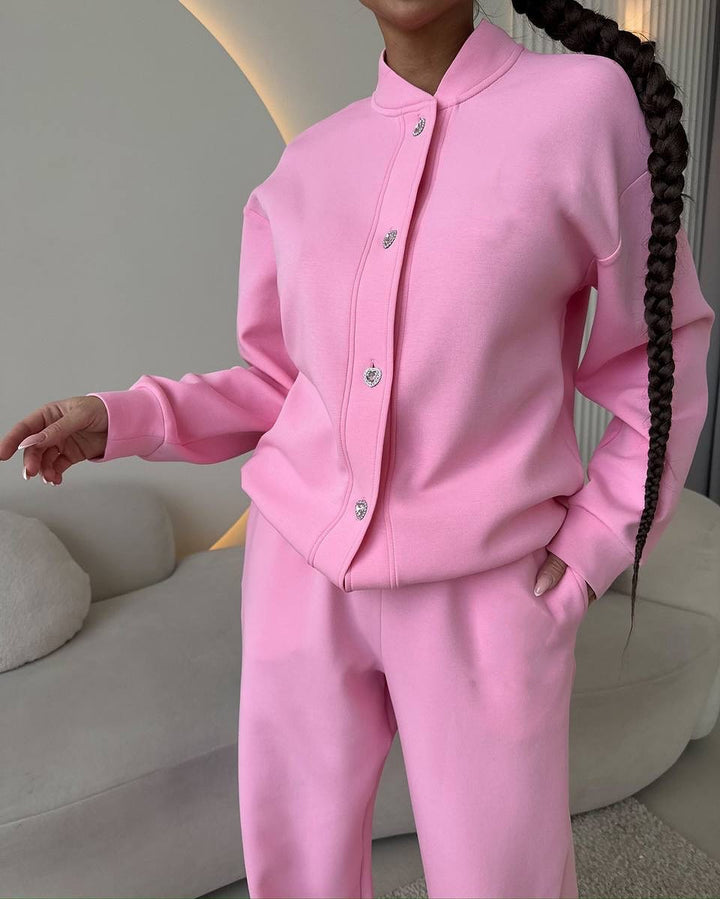 Kvinnes elegant hverdags loungewear sett med knappe detaljer Skjora