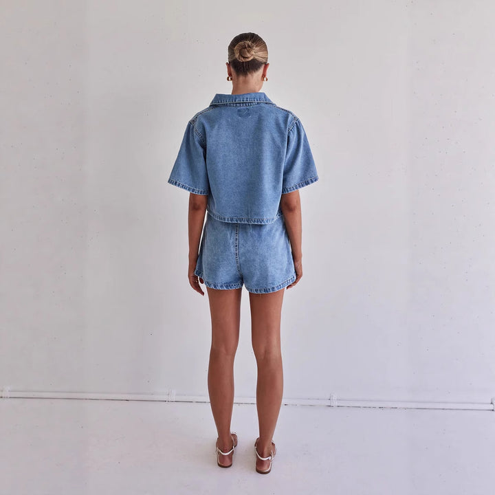 Damer denim-kort jakke med matchende skjørt i avslappet stil Skjora