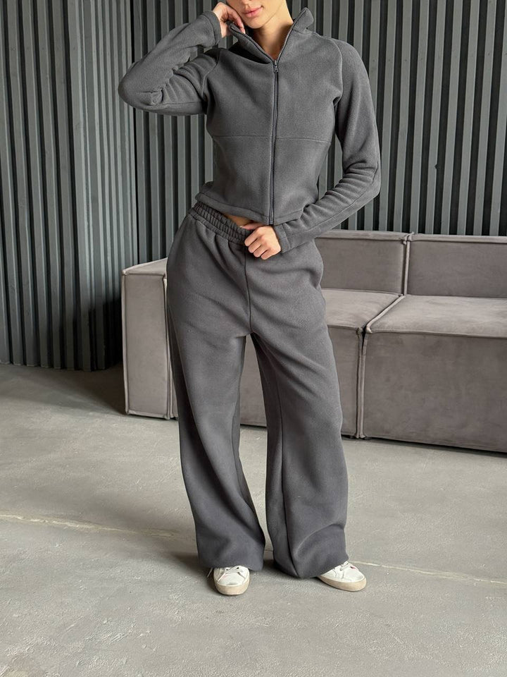 Kvinnes fleece treningsdress med høy krage og praktiske lommer Skjora