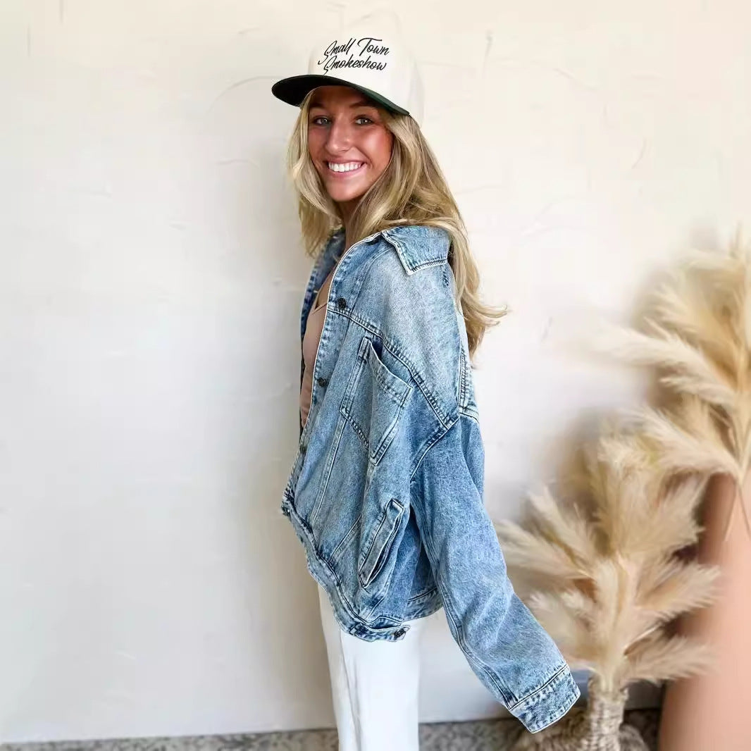 Women's casual denim jacket in a relaxed oversized cut with practical pockets Skjora