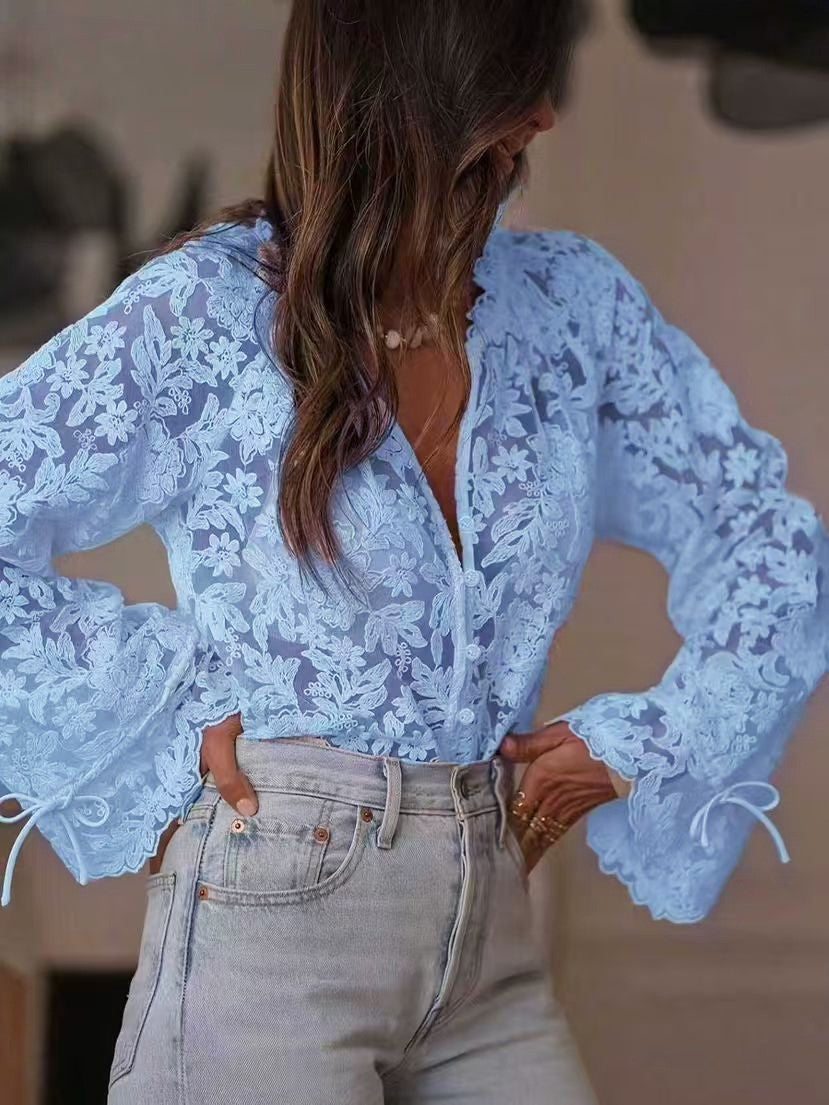 Dame gjennomsiktig bluse med blomsterbroderier og vide ermer Skjora